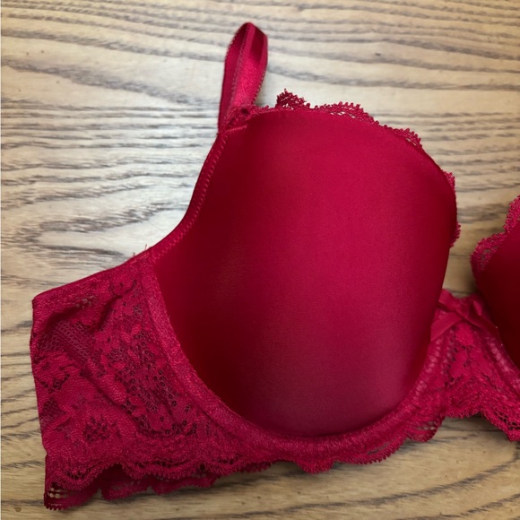 Victoria's Secret Red Lace Bra - Picture 2 of 6